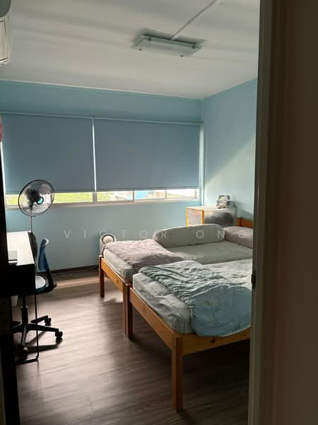 699 Hougang Street 52, 699 Hougang Street 52, 4 Bedrooms, 1,302 sqft, HDB Flat For Sale, by Victor Ong, 500210082 - Bedroom - PropertyGuru.com.sg
