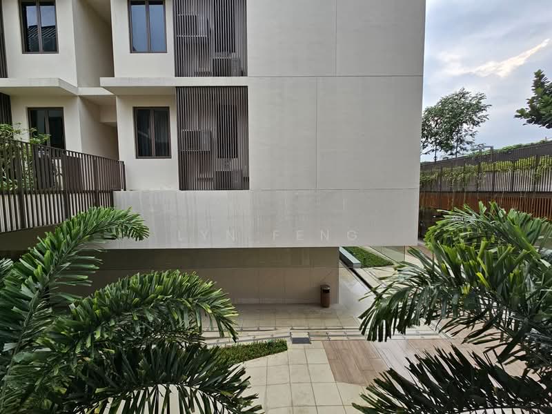 Parksuites, 18 Holland Grove Road, 2 Bedrooms, 786 sqft, Condominium For Sale, by Lyn Feng, 500210086 - Exterior - PropertyGuru.com.sg