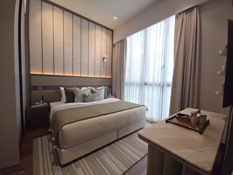 Parksuites, 18 Holland Grove Road, 2 Bedrooms, 786 sqft, Condominium For Sale, by Lyn Feng, 500210086 - Bedroom - PropertyGuru.com.sg