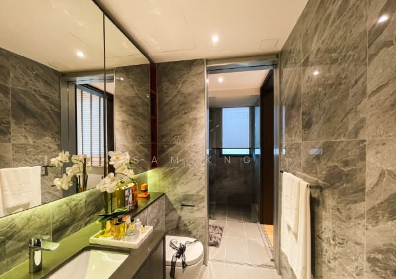 Lucerne Grand, Lakeside Drive, 4 Bedrooms, 1,313 sqft, Condominium For Sale, by Sam Kng, 500210096 - Bathroom - PropertyGuru.com.sg