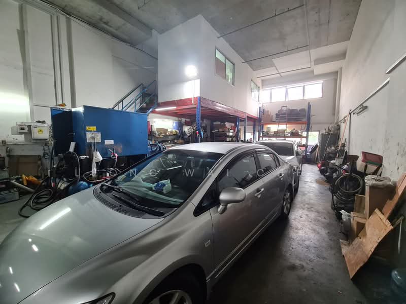 Pioneer Centre, 1 Soon Lee Street, 1,700 sqft, Factory / Workshop (B2) For Sale, by Leong Wai Chee, 500210102 - Car Park - CommercialGuru.com.sg
