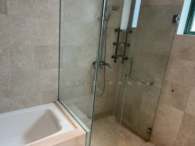Pebble Bay, 136 Tanjong Rhu Road, 4 Bedrooms, 3,056 sqft, Condominium For Sale, by Ronald Pang, 500210113 - Bathroom - PropertyGuru.com.sg