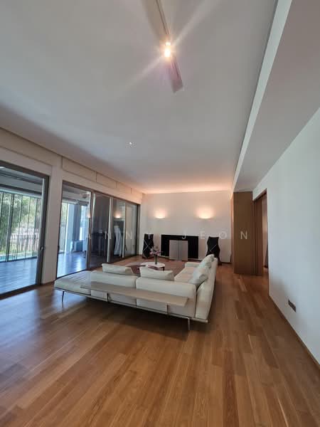 Seven Palms Sentosa Cove, 155 Cove Drive, 4 Bedrooms, 6,792 sqft, Condominium For Sale, by Danny Jeon, 500210122 - Living Room - PropertyGuru.com.sg