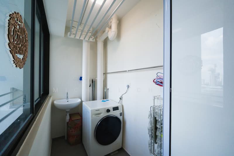 28D Dover Crescent, 28D Dover Crescent, 3 Bedrooms, 1,023 sqft, HDB Flat For Sale, by Michael Chen, 500210125 - Balcony - PropertyGuru.com.sg