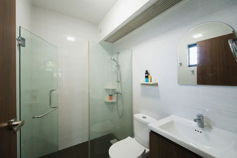 28D Dover Crescent, 28D Dover Crescent, 3 Bedrooms, 1,023 sqft, HDB Flat For Sale, by Michael Chen, 500210125 - Bathroom - PropertyGuru.com.sg