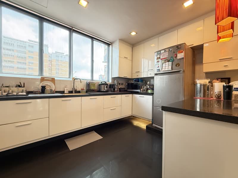 Loyang Villas, Loyang Rise, 4 Bedrooms, 2,580 sqft, Terraced House For Sale, by Aaron Yeo, 500210134 - Kitchen - PropertyGuru.com.sg