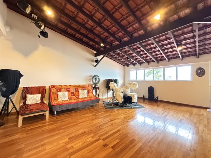 Loyang Villas, Loyang Rise, 4 Bedrooms, 2,580 sqft, Terraced House For Sale, by Aaron Yeo, 500210134 - Living Room - PropertyGuru.com.sg