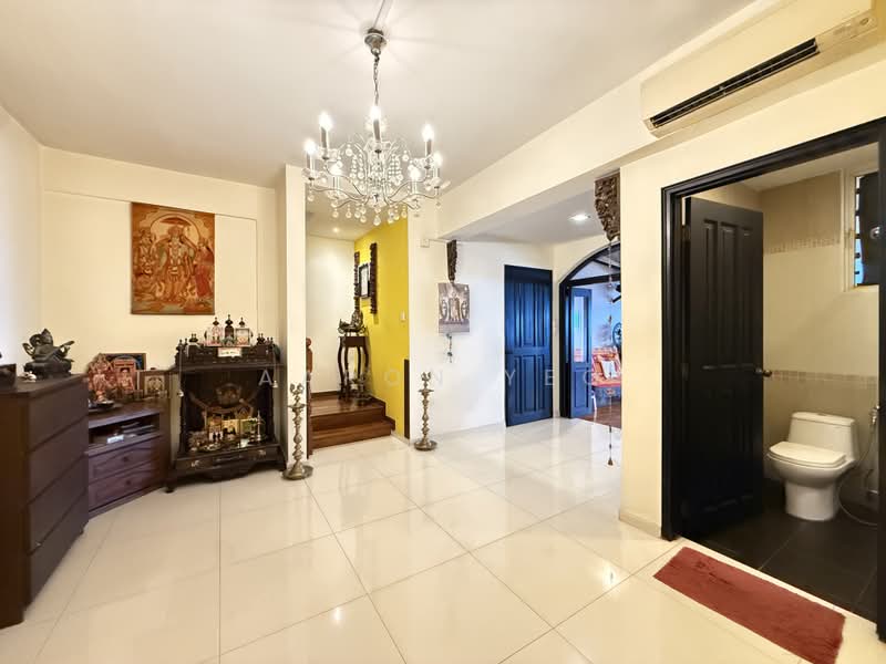 Loyang Villas, Loyang Rise, 4 Bedrooms, 2,580 sqft, Terraced House For Sale, by Aaron Yeo, 500210134 - Living Room - PropertyGuru.com.sg