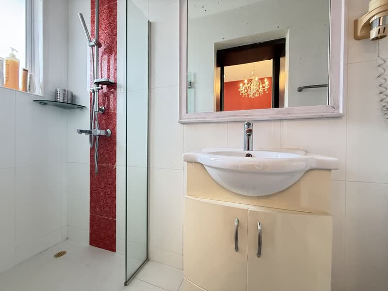 Loyang Villas, Loyang Rise, 4 Bedrooms, 2,580 sqft, Terraced House For Sale, by Aaron Yeo, 500210134 - Bathroom - PropertyGuru.com.sg