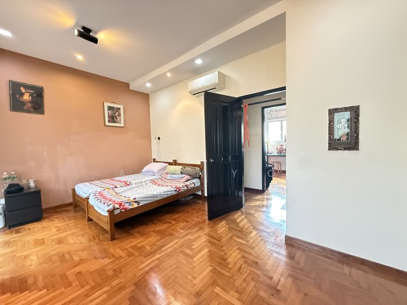 Loyang Villas, Loyang Rise, 4 Bedrooms, 2,580 sqft, Terraced House For Sale, by Aaron Yeo, 500210134 - Bedroom - PropertyGuru.com.sg