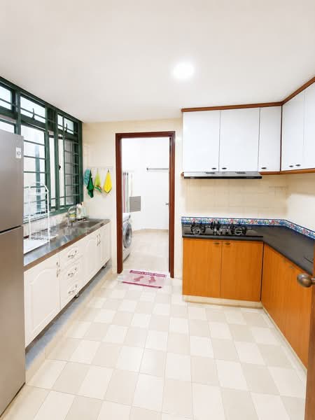 Summerdale, 8 Boon Lay Drive, 3 Bedrooms, 1,195 sqft, Condominium For Sale, by Delvin Ong, 500210144 - Kitchen - PropertyGuru.com.sg