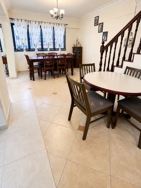 408 Jurong West Street 42, 408 Jurong West Street 42, 3 Bedrooms, 1,561 sqft, HDB Flat For Sale, by Eddie Tan, 500210166 - Dining Room - PropertyGuru.com.sg