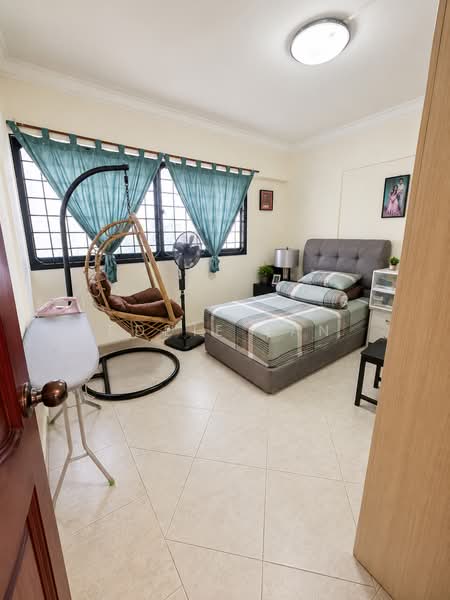 408 Jurong West Street 42, 408 Jurong West Street 42, 3 Bedrooms, 1,561 sqft, HDB Flat For Sale, by Eddie Tan, 500210166 - Bedroom - PropertyGuru.com.sg