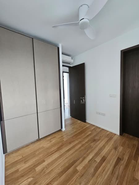 Clavon, 8 Clementi Avenue 1, 5 Bedrooms, 1,690 sqft, Condominium For Sale, by Kent Lim CH, 500210188 - Common Bedroom - PropertyGuru.com.sg