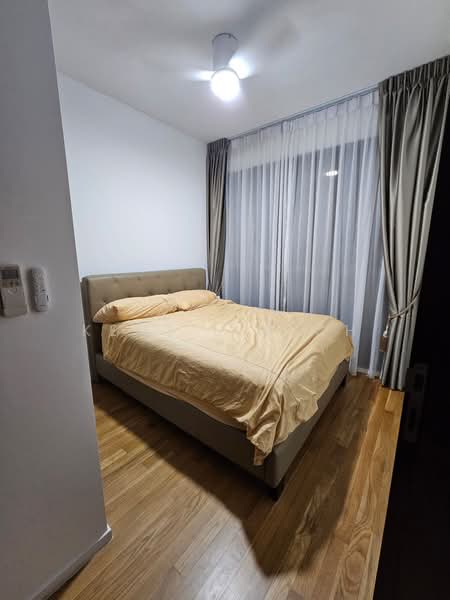 Clavon, 8 Clementi Avenue 1, 5 Bedrooms, 1,690 sqft, Condominium For Sale, by Kent Lim CH, 500210188 - Junior Master bathroom - PropertyGuru.com.sg