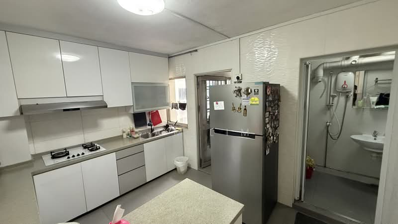 353 Woodlands Avenue 1, 353 Woodlands Avenue 1, 4 Bedrooms, 1,302 sqft, HDB Flat For Sale, by Sam Lim, 500210201 - Kitchen - PropertyGuru.com.sg