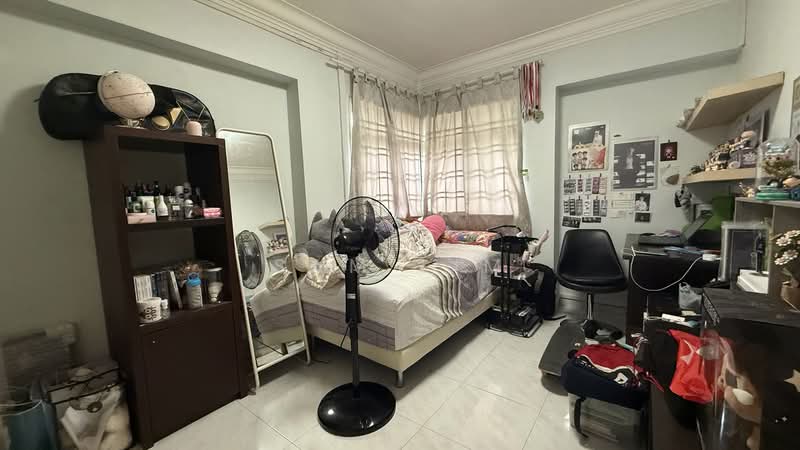 353 Woodlands Avenue 1, 353 Woodlands Avenue 1, 4 Bedrooms, 1,302 sqft, HDB Flat For Sale, by Sam Lim, 500210201 - Bedroom - PropertyGuru.com.sg