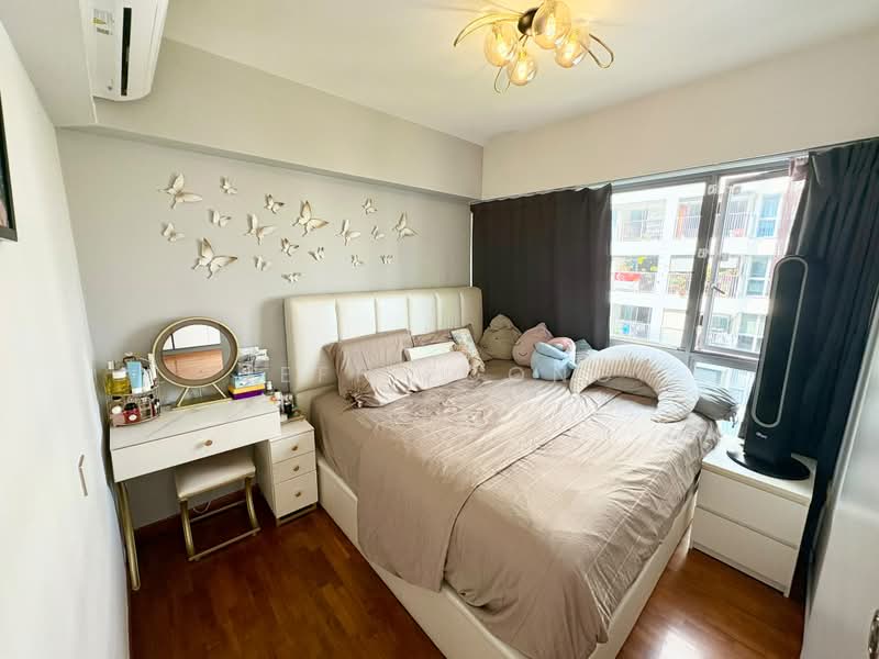 519B Tampines Central 8, 519B Tampines Central 8, 3 Bedrooms, 904 sqft, HDB Flat For Sale, by Jeff Foong, 500210209 - Master Bedroom - PropertyGuru.com.sg