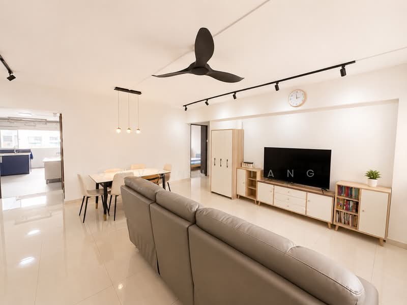 109 Jalan Bukit Merah, 109 Jalan Bukit Merah, 3 Bedrooms, 1,119 sqft, HDB Flat For Sale, by Joavonne Tang, 500210214 - Living Room - PropertyGuru.com.sg