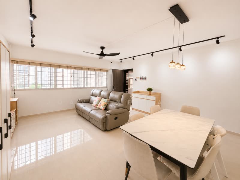 109 Jalan Bukit Merah, 109 Jalan Bukit Merah, 3 Bedrooms, 1,119 sqft, HDB Flat For Sale, by Joavonne Tang, 500210214 - Living Room - PropertyGuru.com.sg