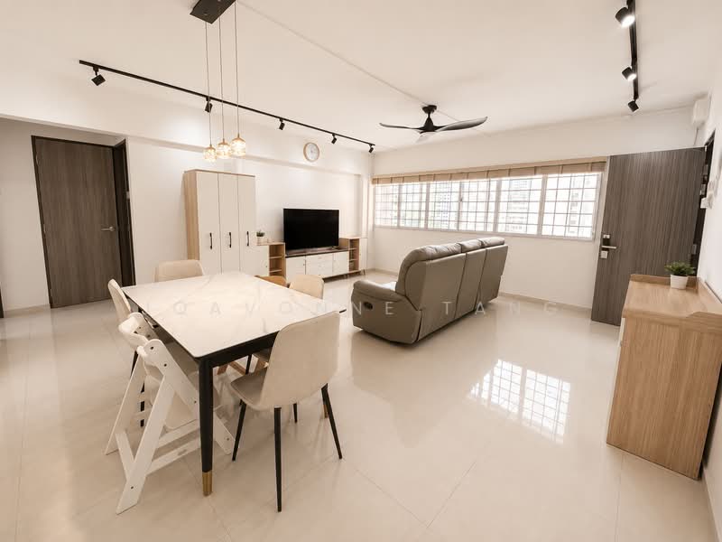 109 Jalan Bukit Merah, 109 Jalan Bukit Merah, 3 Bedrooms, 1,119 sqft, HDB Flat For Sale, by Joavonne Tang, 500210214 - Living Room - PropertyGuru.com.sg