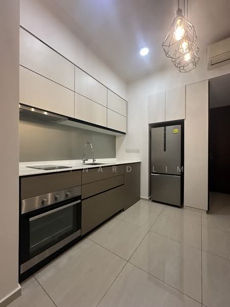 D'Nest, 131 Pasir Ris Grove, 1 Bedroom, 484 sqft, Condominium For Rent, by Raynard Lim, 500210228 - Kitchen - PropertyGuru.com.sg