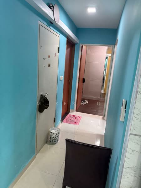 10C Bendemeer Light, 10C Bendemeer Road, 2 Bedrooms, 732 sqft, HDB Flat For Sale, by Mukesh D, 500210237 - Corridor - PropertyGuru.com.sg