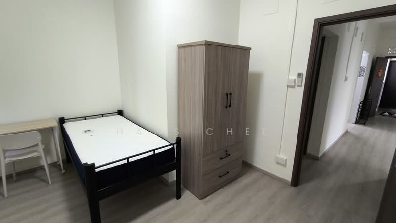 Walkup Apartment near Little India / City Square, 123 Kitchener Road, Room Rental, 120 sqft, Terraced House For Rent, by Hans Chee, 500210248 - Bedroom - PropertyGuru.com.sg