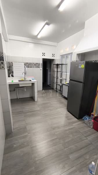 Walkup Apartment near Little India / City Square, 123 Kitchener Road, Room Rental, 120 sqft, Terraced House For Rent, by Hans Chee, 500210248 - Kitchen - PropertyGuru.com.sg