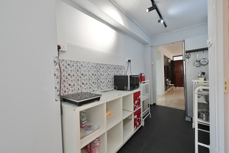 4 Jalan Batu, 4 Jalan Batu, 3 Bedrooms, 646 sqft, HDB Flat For Sale, by Ngee Siong Lim, 500210256 - Kitchen - PropertyGuru.com.sg