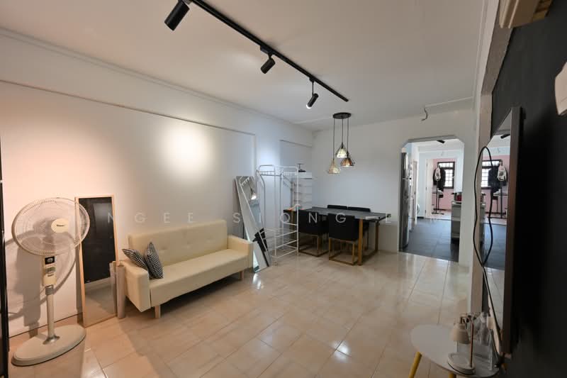 4 Jalan Batu, 4 Jalan Batu, 3 Bedrooms, 646 sqft, HDB Flat For Sale, by Ngee Siong Lim, 500210256 - Living Room - PropertyGuru.com.sg