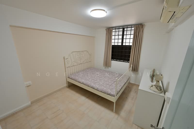 4 Jalan Batu, 4 Jalan Batu, 3 Bedrooms, 646 sqft, HDB Flat For Sale, by Ngee Siong Lim, 500210256 - Bedroom - PropertyGuru.com.sg