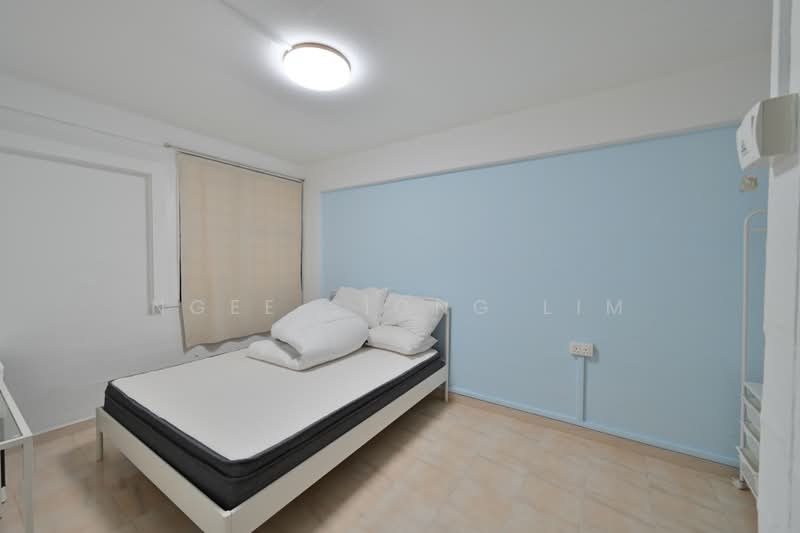 4 Jalan Batu, 4 Jalan Batu, 3 Bedrooms, 646 sqft, HDB Flat For Sale, by Ngee Siong Lim, 500210256 - Bedroom - PropertyGuru.com.sg