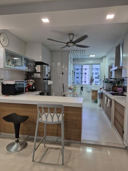 204 Petir Road, 204 Petir Road, 3 Bedrooms, 1,313 sqft, HDB Flat For Sale, by Luke Chew, 500210264 - Kitchen - PropertyGuru.com.sg