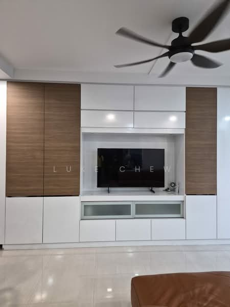 204 Petir Road, 204 Petir Road, 3 Bedrooms, 1,313 sqft, HDB Flat For Sale, by Luke Chew, 500210264 - Living Room - PropertyGuru.com.sg