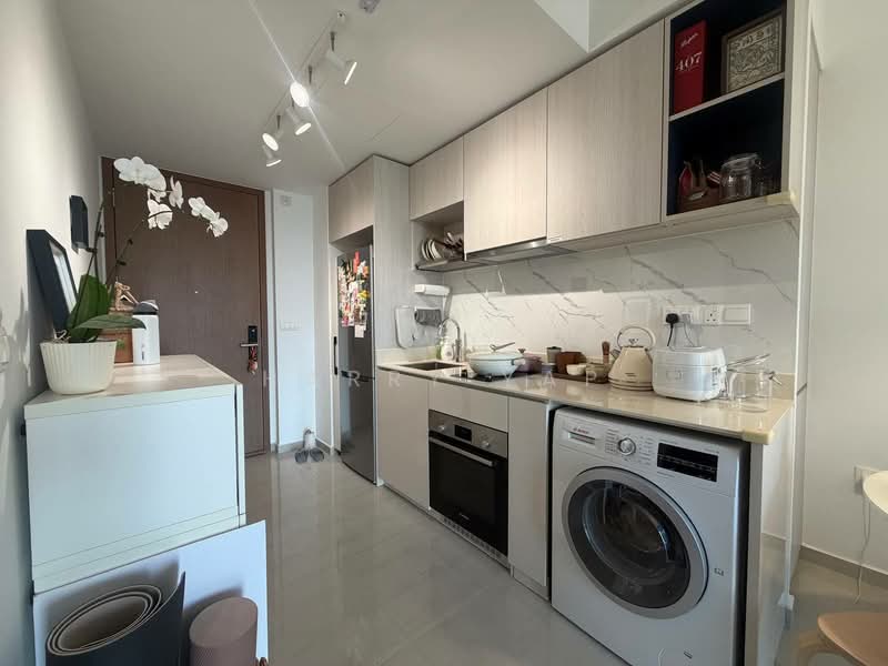 Whistler Grand, West Coast vale, 1 Bedroom, 441 sqft, Condominium For Sale, by Harry Yap, 500210269 - Kitchen - PropertyGuru.com.sg
