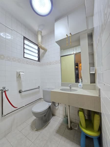180 Ang Mo Kio Avenue 5, 180 Ang Mo Kio Avenue 5, 2 Bedrooms, 883 sqft, HDB Flat For Sale, by William Tan, 500210277 - PropertyGuru.com.sg