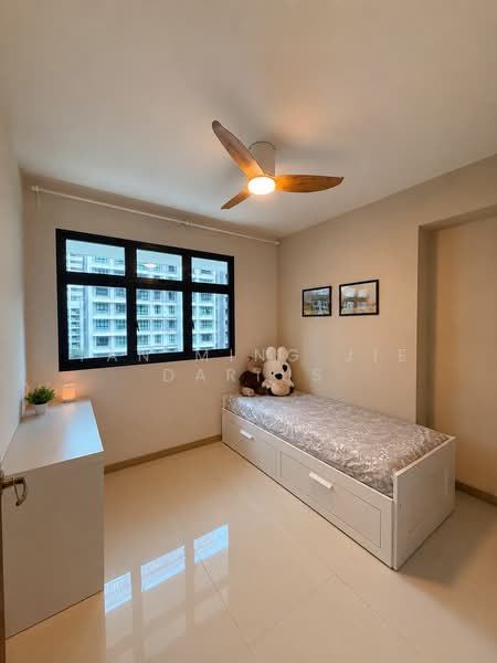 420C Northshore Drive, 420C Northshore Drive, 3 Bedrooms, 1,012 sqft, HDB Flat For Sale, by Tan Ming Jie Darius, 500210281 - Bedroom - PropertyGuru.com.sg