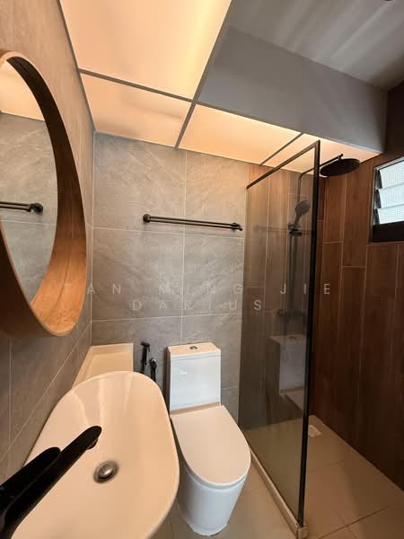 420C Northshore Drive, 420C Northshore Drive, 3 Bedrooms, 1,012 sqft, HDB Flat For Sale, by Tan Ming Jie Darius, 500210281 - Bathroom - PropertyGuru.com.sg