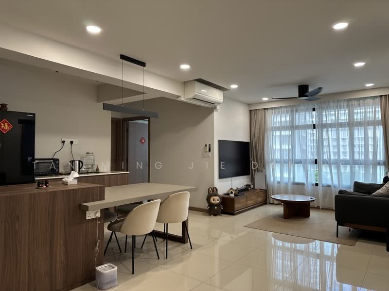 420C Northshore Drive, 420C Northshore Drive, 3 Bedrooms, 1,012 sqft, HDB Flat For Sale, by Tan Ming Jie Darius, 500210281 - Living Room - PropertyGuru.com.sg
