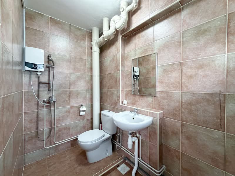 531 Choa Chu Kang Street 51, 531 Choa Chu Kang Street 51, 3 Bedrooms, 1,571 sqft, HDB Flat For Sale, by Alex Deven, 500210290 - Bathroom - PropertyGuru.com.sg