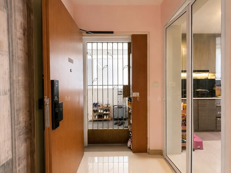 621A Tampines Street 61, 621A Tampines Street 61, 3 Bedrooms, 1,001 sqft, HDB Flat For Sale, by Zamir Askerali, 500210297 - Entrance - PropertyGuru.com.sg