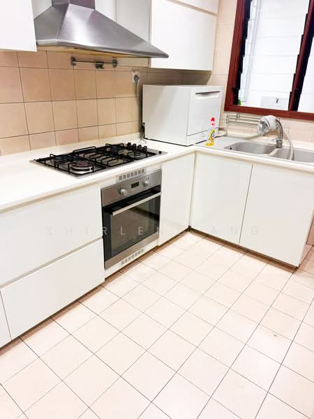 Carissa Park Condo, 2 Flora Drive, 4 Bedrooms, 2,110 sqft, Condominium For Sale, by Shirlene Ang, 500210299 - Kitchen - PropertyGuru.com.sg