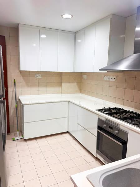 Carissa Park Condo, 2 Flora Drive, 4 Bedrooms, 2,110 sqft, Condominium For Sale, by Shirlene Ang, 500210299 - Kitchen - PropertyGuru.com.sg
