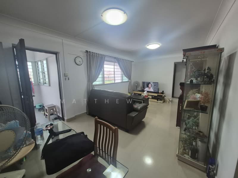 417 Jurong West Street 42, 417 Jurong West Street 42, 3 Bedrooms, 958 sqft, HDB Flat For Sale, by Matthew Lin, 500210300 - Living Room - PropertyGuru.com.sg