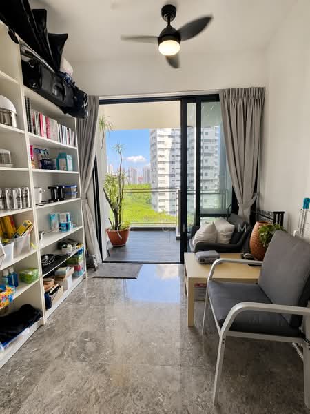 120 Grange, 120 Grange Road, 2 Bedrooms, 570 sqft, Condominium For Sale, by Irene Chiam, 500210308 - Living Room - PropertyGuru.com.sg