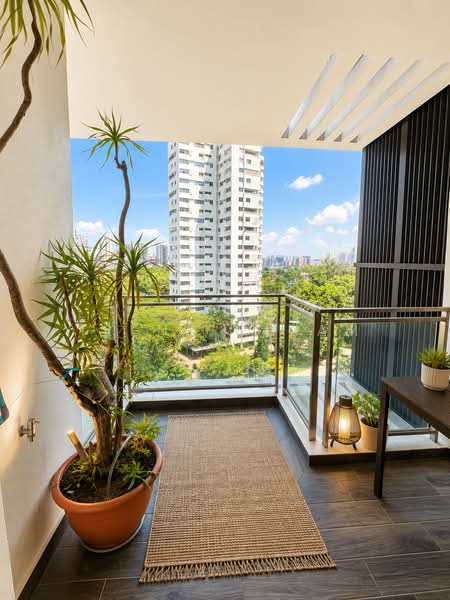 120 Grange, 120 Grange Road, 2 Bedrooms, 570 sqft, Condominium For Sale, by Irene Chiam, 500210308 - Balcony - PropertyGuru.com.sg