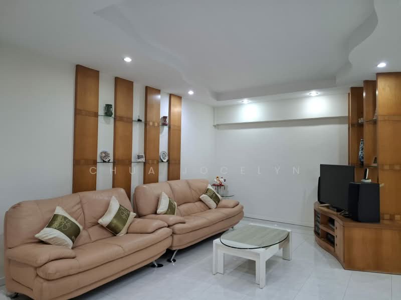 453 Jurong West Street 42, 453 Jurong West Street 42, 3 Bedrooms, 1,431 sqft, HDB Flat For Sale, by Chua Jocelyn, 500210311 - Living Room - PropertyGuru.com.sg