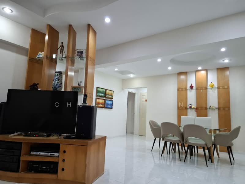 453 Jurong West Street 42, 453 Jurong West Street 42, 3 Bedrooms, 1,431 sqft, HDB Flat For Sale, by Chua Jocelyn, 500210311 - Living Room - PropertyGuru.com.sg