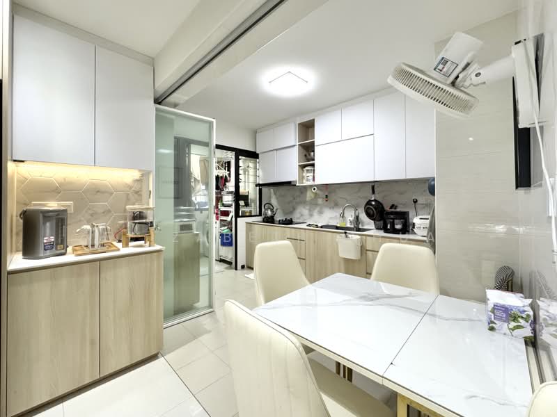 131C Canberra Crescent, 131C Canberra Crescent, 3 Bedrooms, 990 sqft, HDB Flat For Sale, by Elizabeth Chua, 500210312 - Kitchen - PropertyGuru.com.sg